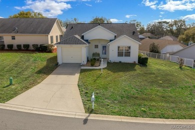 Well-maintained and move-in ready 2-bedroom, 2-bath, 1-car on Twisted Oaks Golf Club in Florida - for sale on GolfHomes.com, golf home, golf lot