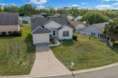 Well-maintained and move-in ready 2-bedroom, 2-bath, 1-car on Twisted Oaks Golf Club in Florida - for sale on GolfHomes.com, golf home, golf lot