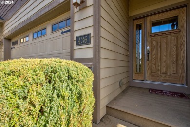 This exquisite single-level home boasts an open floorplan on Oak Hills Golf Club / Umpqua Golf Resort in Oregon - for sale on GolfHomes.com, golf home, golf lot