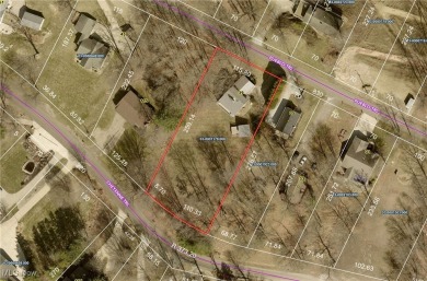 Looking for a change in lifestyle? Welcome to 39 Pueblo Trail on Lake Mohawk Golf Club in Ohio - for sale on GolfHomes.com, golf home, golf lot
