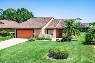 LOVELY HOME on nicely landscaped lot with decorative concrete on Golf Hammock Country Club in Florida - for sale on GolfHomes.com, golf home, golf lot