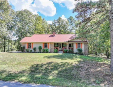 Discover this charming home in an active, quiet community.  As on Diamondhead Golf and Country Club in Arkansas - for sale on GolfHomes.com, golf home, golf lot