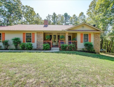 Discover this charming home in an active, quiet community.  As on Diamondhead Golf and Country Club in Arkansas - for sale on GolfHomes.com, golf home, golf lot