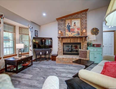 Discover this charming home in an active, quiet community.  As on Diamondhead Golf and Country Club in Arkansas - for sale on GolfHomes.com, golf home, golf lot