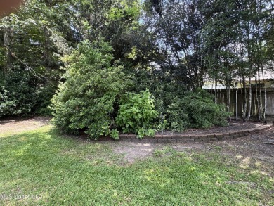 Spacious 3-Bedroom Home in Prime Diamondhead Location - Move-In on Diamondhead Country Club in Mississippi - for sale on GolfHomes.com, golf home, golf lot