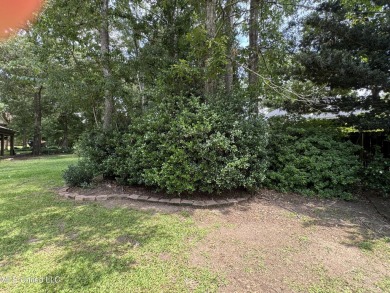 Spacious 3-Bedroom Home in Prime Diamondhead Location - Move-In on Diamondhead Country Club in Mississippi - for sale on GolfHomes.com, golf home, golf lot