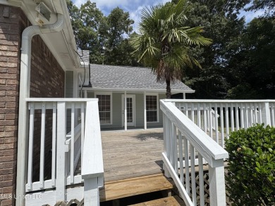 Spacious 3-Bedroom Home in Prime Diamondhead Location - Move-In on Diamondhead Country Club in Mississippi - for sale on GolfHomes.com, golf home, golf lot