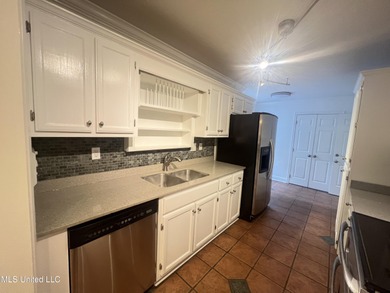 DRASTIC REDUCTION! Spacious 3-Bedroom Home in Prime Diamondhead on Diamondhead Country Club in Mississippi - for sale on GolfHomes.com, golf home, golf lot