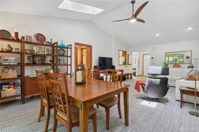 Beautiful move-in ready condo located 1 block from Little Miami on WGC Golf Course in Ohio - for sale on GolfHomes.com, golf home, golf lot