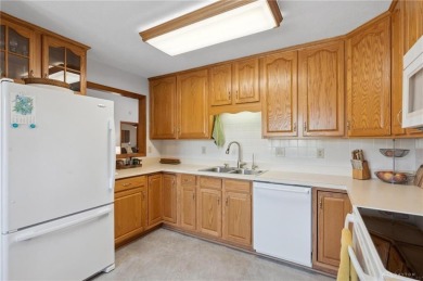 Beautiful move-in ready condo located 1 block from Little Miami on WGC Golf Course in Ohio - for sale on GolfHomes.com, golf home, golf lot