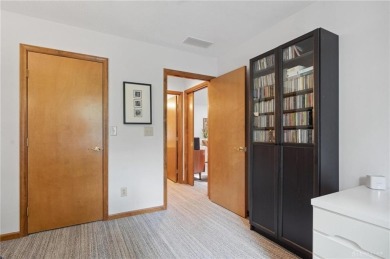 Beautiful move-in ready condo located 1 block from Little Miami on WGC Golf Course in Ohio - for sale on GolfHomes.com, golf home, golf lot