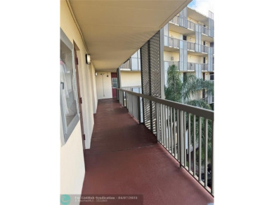 PRICE REDUCED! PRIME AVENTURA LOCATION. PRICELESS VIEWS FROM on Turnberry Isle Resort and Club in Florida - for sale on GolfHomes.com, golf home, golf lot