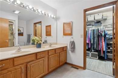 Beautiful move-in ready condo located 1 block from Little Miami on WGC Golf Course in Ohio - for sale on GolfHomes.com, golf home, golf lot