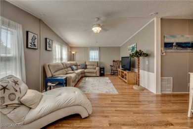 **Charming & Remodeled 2/2 Home in the 55+ Horizon Village on Six Lakes Country Club in Florida - for sale on GolfHomes.com, golf home, golf lot