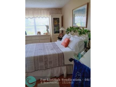 COME SEE THIS ADORABLE 1 BED /1.5 BATHS WITH 750 SQUARE FEET on Sunrise Lakes Phase III in Florida - for sale on GolfHomes.com, golf home, golf lot