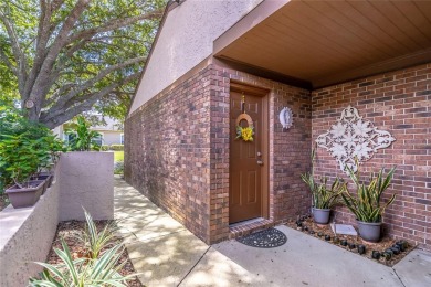 Welcome to this charming single story villa-styled condo over on Wekiva Golf Club in Florida - for sale on GolfHomes.com, golf home, golf lot
