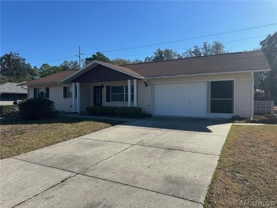 This affordable Beverly Hills home is located in a nice on Brentwood Farms Golf Club in Florida - for sale on GolfHomes.com, golf home, golf lot