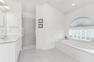 Under contract-accepting backup offers. A Poolside Retreat with on Pinemoor West Golf Club in Florida - for sale on GolfHomes.com, golf home, golf lot