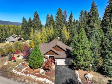 **PRICE IMPROVEMENT** Uncover your ideal mountain haven in this on McCall Municipal Golf Course in Idaho - for sale on GolfHomes.com, golf home, golf lot