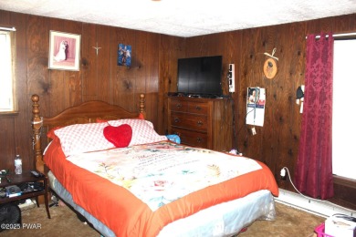Opportunity knocks with this perfect fixer upper full of on The Hideout Golf in Pennsylvania - for sale on GolfHomes.com, golf home, golf lot