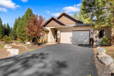 **PRICE IMPROVEMENT** Uncover your ideal mountain haven in this on McCall Municipal Golf Course in Idaho - for sale on GolfHomes.com, golf home, golf lot