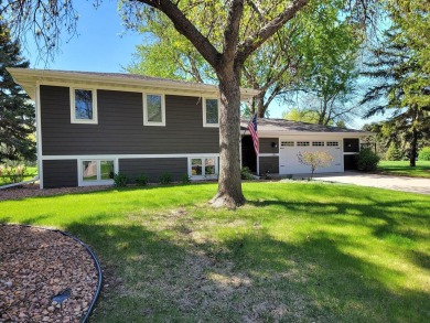 Have Your Been ''Putting Around'' With the Idea of Golf Course on Moccasin Creek Country Club in South Dakota - for sale on GolfHomes.com, golf home, golf lot