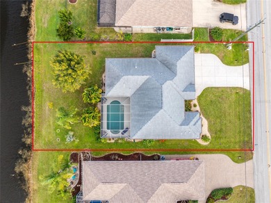 Under contract-accepting backup offers. A Poolside Retreat with on Pinemoor West Golf Club in Florida - for sale on GolfHomes.com, golf home, golf lot