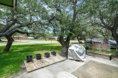 22 S Lake Dr, Rockport TX 78382. 2444 SqFt 4-bed 2-bath 2-garage on Lamar Golf Course in Texas - for sale on GolfHomes.com, golf home, golf lot