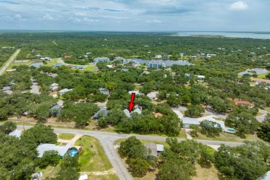 22 S Lake Dr, Rockport TX 78382. 2444 SqFt 4-bed 2-bath 2-garage on Lamar Golf Course in Texas - for sale on GolfHomes.com, golf home, golf lot