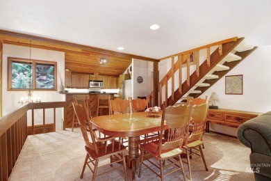 Fully furnished, 2BD/2BA condo in Elkhorn@ Sun Valley. Features on Elkhorn Golf Club in Idaho - for sale on GolfHomes.com, golf home, golf lot