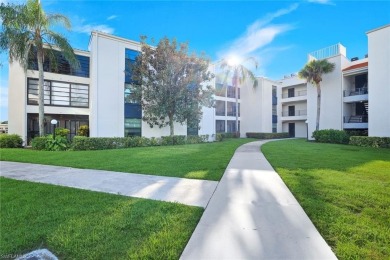 Attractive First-Floor 1BR-1BA condo in The Lakewood - Steps on Lakewood Country Club in Florida - for sale on GolfHomes.com, golf home, golf lot