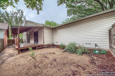 GET INTO THE SWING OF THINGS in this terrific 3 bedroom, 2 bath on Northern Hills Golf Club in Texas - for sale on GolfHomes.com, golf home, golf lot