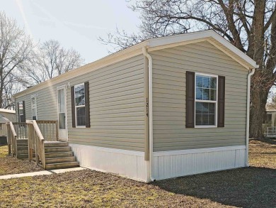 Welcome home to the Villa Vista mobile home park community! on Burning Tree Golf Course in Ohio - for sale on GolfHomes.com, golf home, golf lot
