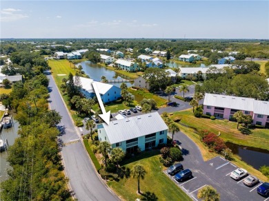 MOVE IN READY!! COMPLETELY UPDATED KITCHEN  BATHROOMS. NEW on Pelican Pointe 9 Hole Course in Florida - for sale on GolfHomes.com, golf home, golf lot