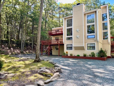 Immaculate move-in ready home in one of Lake Wallenpaupack's on Paupack Hills Golf and Country Club in Pennsylvania - for sale on GolfHomes.com, golf home, golf lot