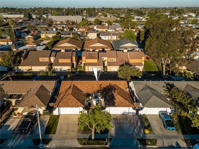 Excellent duplex opportunity in the desirable Westside Costa on Santa Ana Country Club in California - for sale on GolfHomes.com, golf home, golf lot