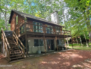 LAKEFRONT CONTEMPORARY!  Well maintained, original owner home on Forest Lake Club in Pennsylvania - for sale on GolfHomes.com, golf home, golf lot