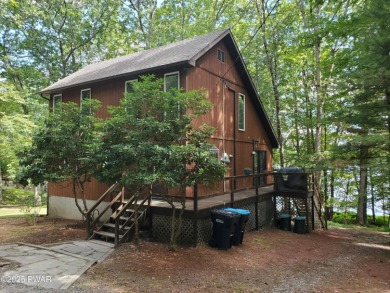 LAKEFRONT CONTEMPORARY!  Well maintained, original owner home on Forest Lake Club in Pennsylvania - for sale on GolfHomes.com, golf home, golf lot