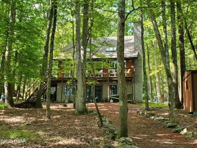 LAKEFRONT CONTEMPORARY!  Well maintained, original owner home on Forest Lake Club in Pennsylvania - for sale on GolfHomes.com, golf home, golf lot