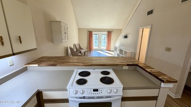 2 Bedrm, 2.5 Bath. Condo with unique investment / low on Harbour Point Golf Club in North Carolina - for sale on GolfHomes.com, golf home, golf lot