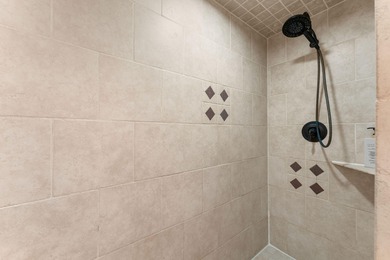 POOL LEVEL--Beautifully appointed, turn key condo located in the on Pointe Royale Village Country Club in Missouri - for sale on GolfHomes.com, golf home, golf lot