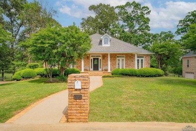 Beautifully Remodeled Home on Crossing Creeks Golf Course! on The Challenge at Oak Forest in Texas - for sale on GolfHomes.com, golf home, golf lot