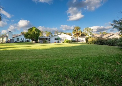 Discover the perfect blend of comfort, space, and location in on Palm Harbor Golf Club in Florida - for sale on GolfHomes.com, golf home, golf lot