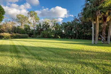 Discover the perfect blend of comfort, space, and location in on Palm Harbor Golf Club in Florida - for sale on GolfHomes.com, golf home, golf lot