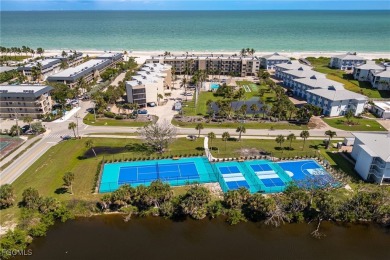 VACATION AND LIVE THE LUXURIOUS TROPICAL ISLAND LIFE WITHOUT on Beachview Golf Club in Florida - for sale on GolfHomes.com, golf home, golf lot