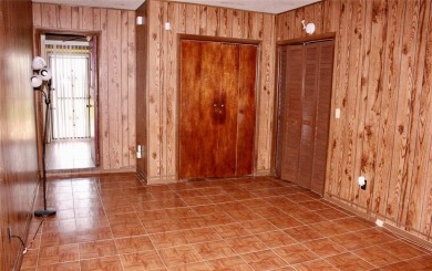 Welcome to this well-maintained, one-owner home offering three on Silverhorn Golf Club in Oklahoma - for sale on GolfHomes.com, golf home, golf lot