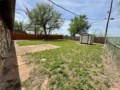 Welcome to this well-maintained, one-owner home offering three on Silverhorn Golf Club in Oklahoma - for sale on GolfHomes.com, golf home, golf lot