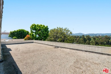 First time on the market in 60+ years! This can be a prime on Brentwood Country Club of Los Angeles in California - for sale on GolfHomes.com, golf home, golf lot