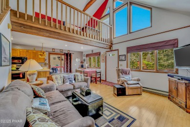 Chalet-Style Retreat in The Hideout This 4-Bedroom, 3-Bath on The Hideout Golf in Pennsylvania - for sale on GolfHomes.com, golf home, golf lot