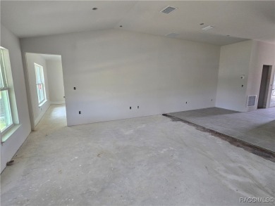 FANTASTIC 3 BEDROOM / 2 BATH GREAT ROOM PLAN WITH HUGE FAMILY on Twisted Oaks Golf Club in Florida - for sale on GolfHomes.com, golf home, golf lot
